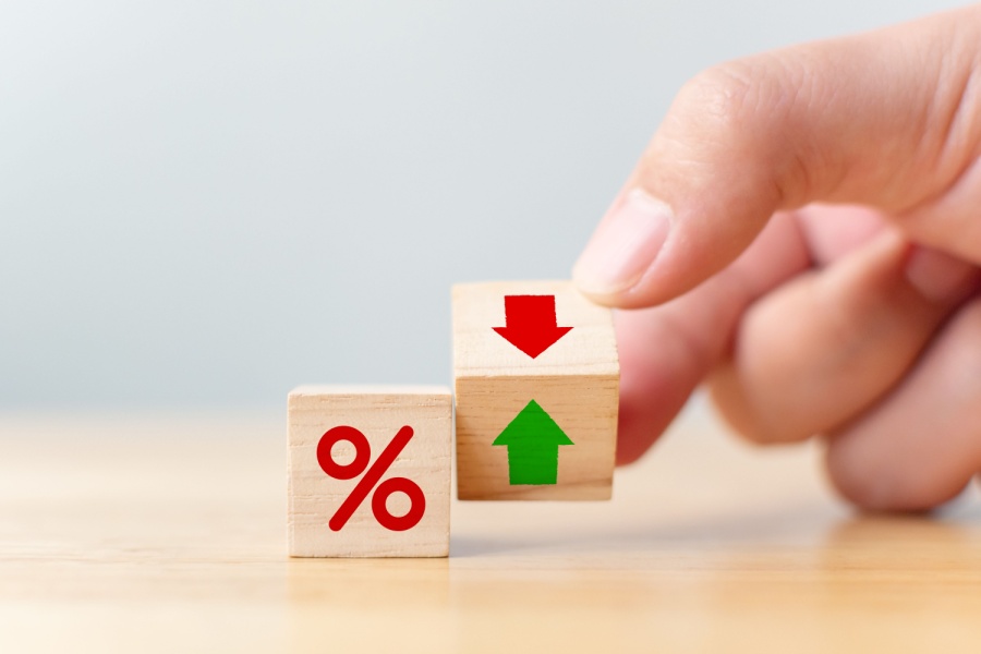 A line graph illustrating rising interest rate percentages.